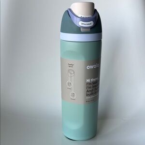 NEW Owala Insulated Water Bottle with Straw - Green